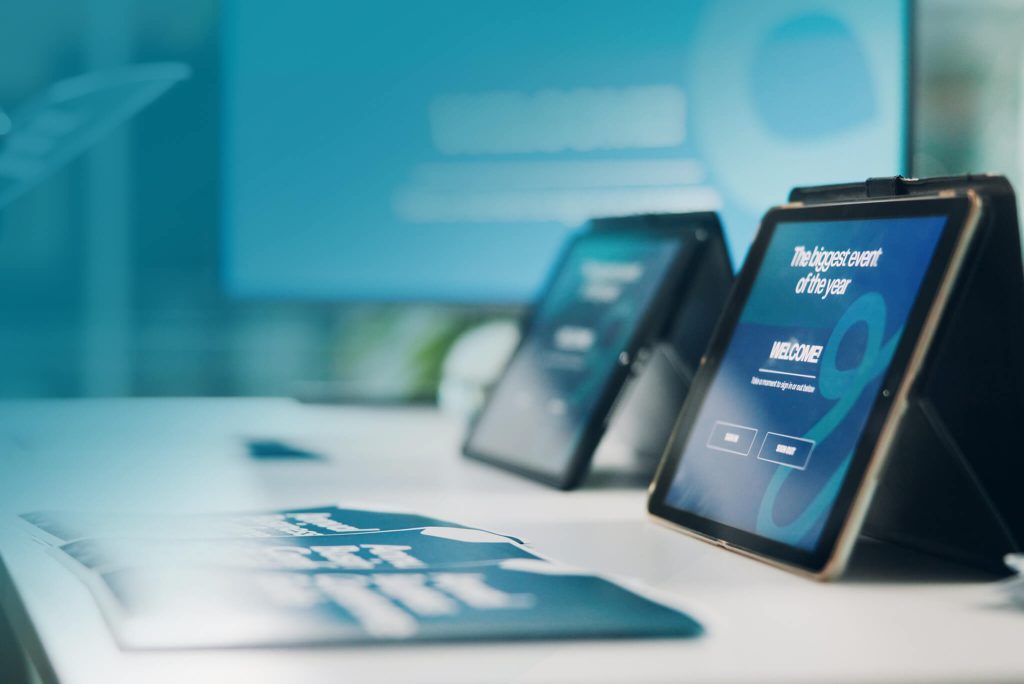 IT hardware rental solutions for exhibitions and trade fairs with devices for demos and registration