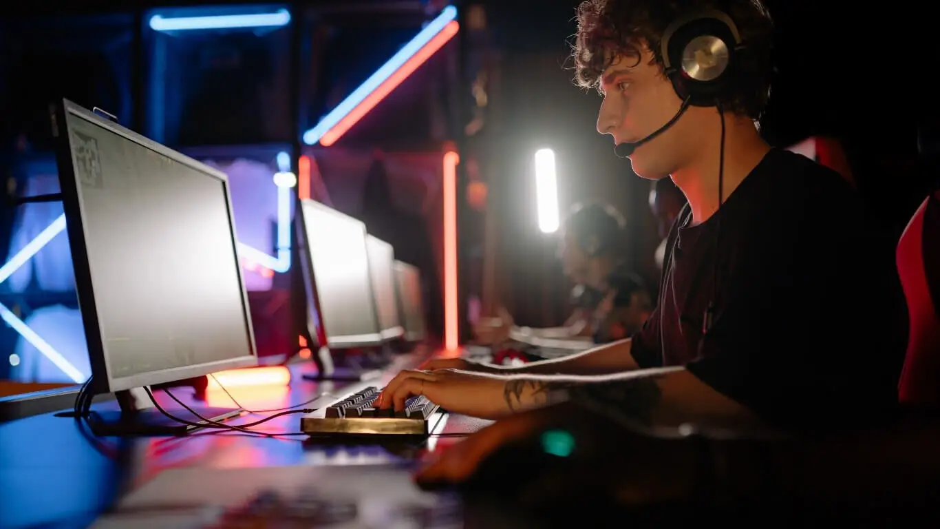 Rent gaming equipment for events and Esports
